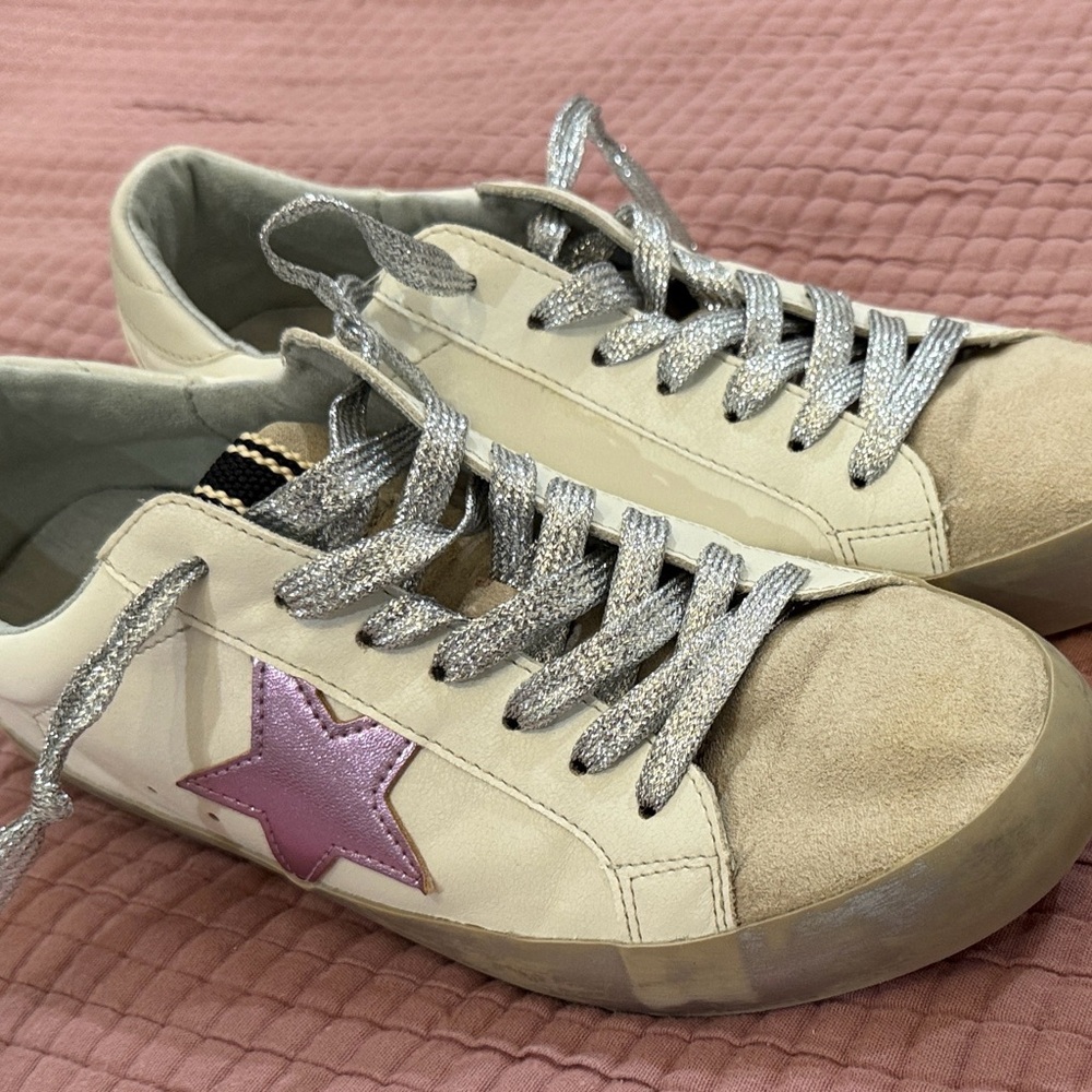 Shu Shop 9 women’s tennis shoes sneakers star silver laces slip on trendy
